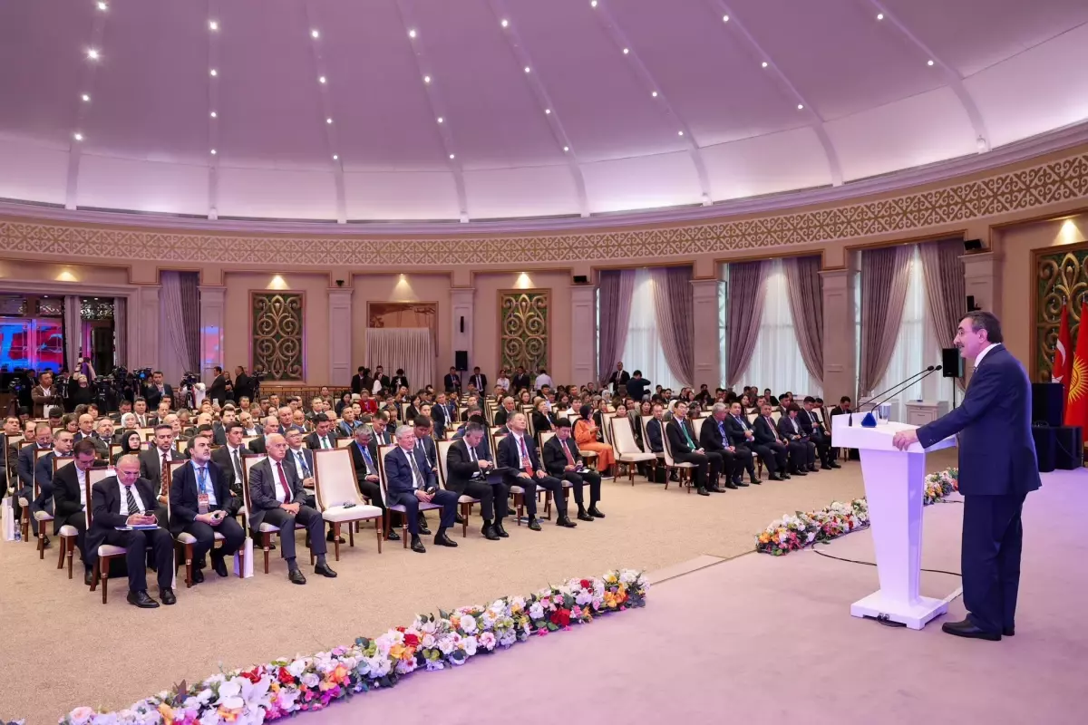 cevdet yilmaz kirgizistanda is forumuna katildi clqKVXaz