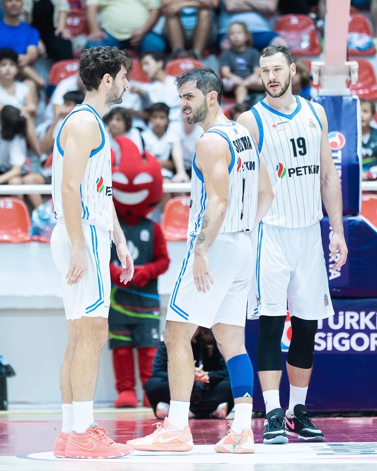 aliaga petkimspor fiba europe cupta csm corona brasovu agirliyor c8vDIEly.jpg