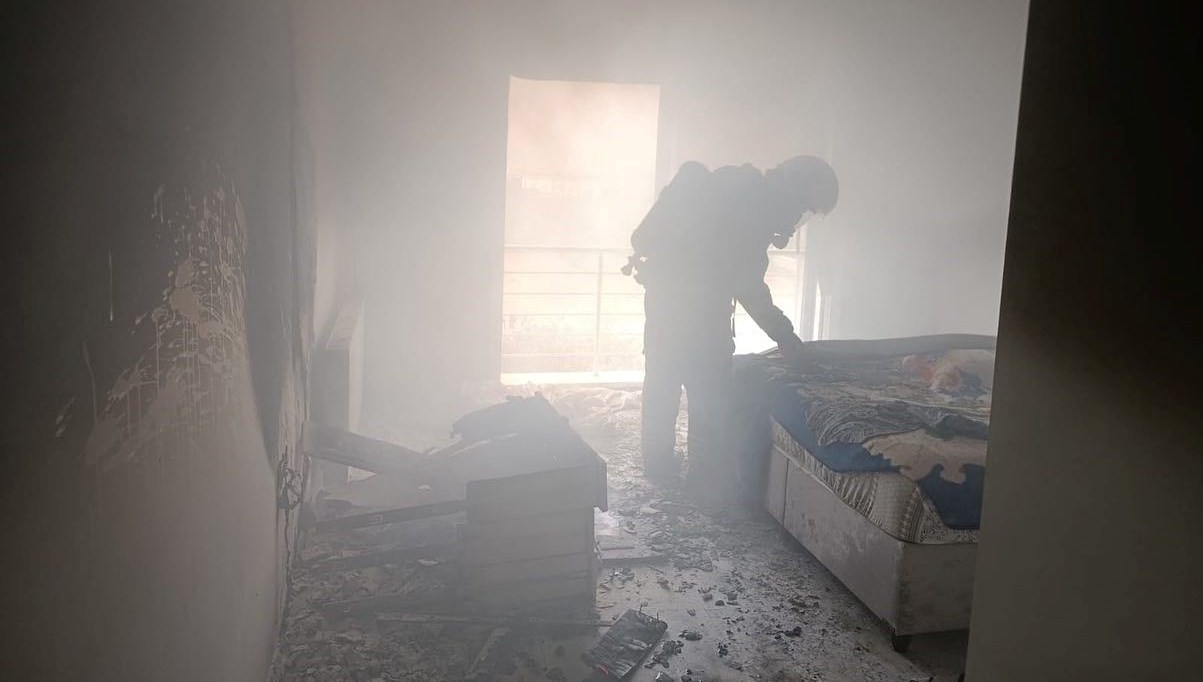 arsuzda bir ev alevlere teslim oldu CKC4yTwL.jpg