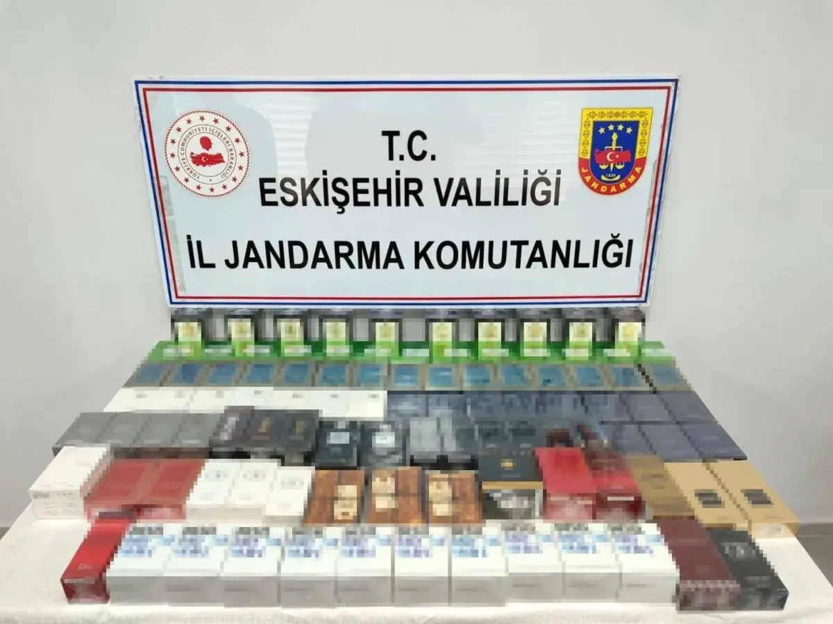 eskisehirde 550 bin tl degerinde kacak parfum ele gecirildi abMYVM4m