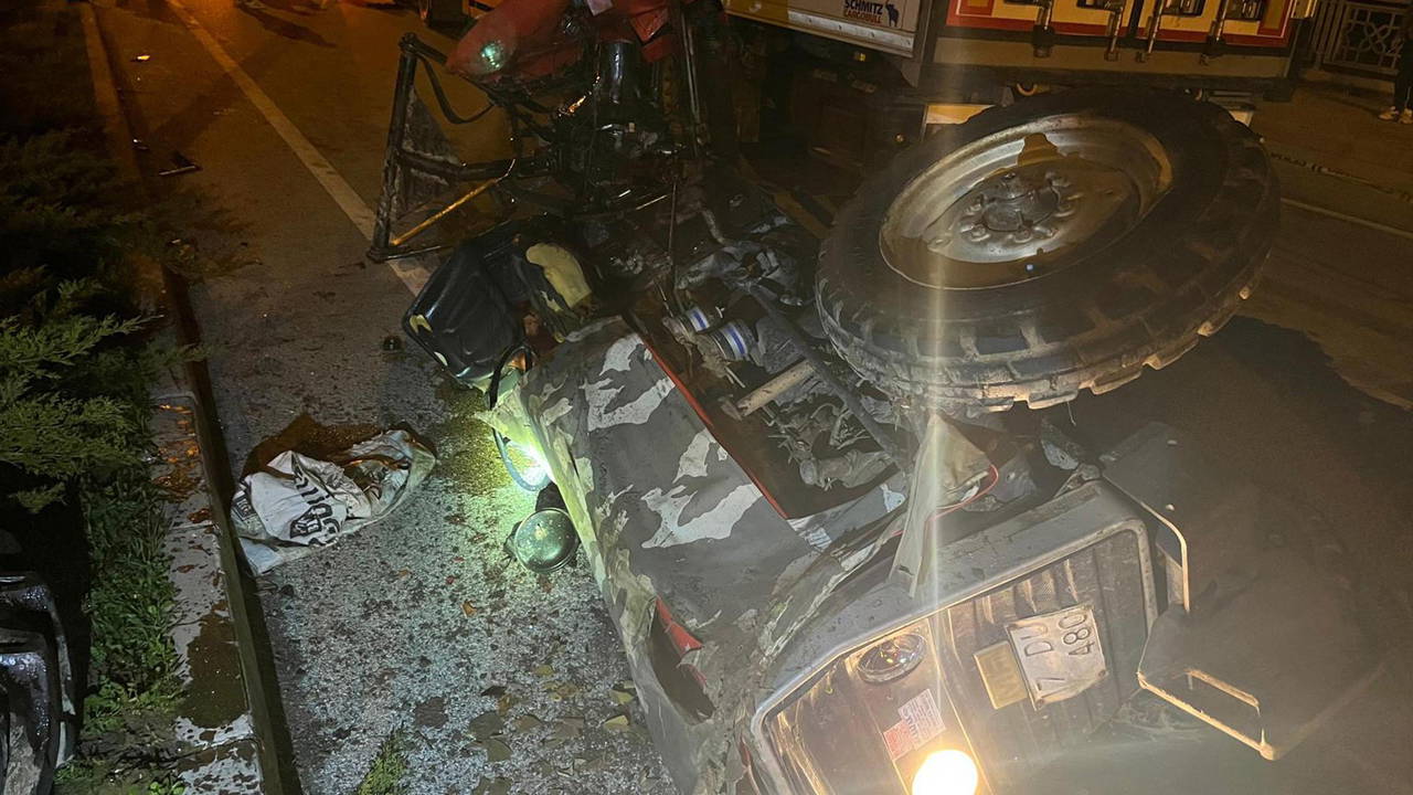 Çanakkale’de korkunç kaza: TIR ile çarpışan traktörün sürücüsü ve eşi öldü!