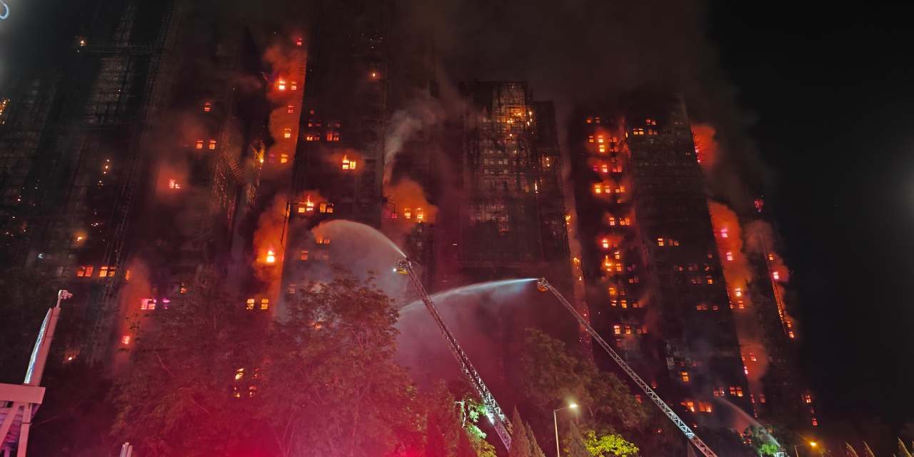 Hong Kong’daki yangın faciasında ölenlerin sayısı 75’e yükseldi: 3 kişi gözaltına alındı