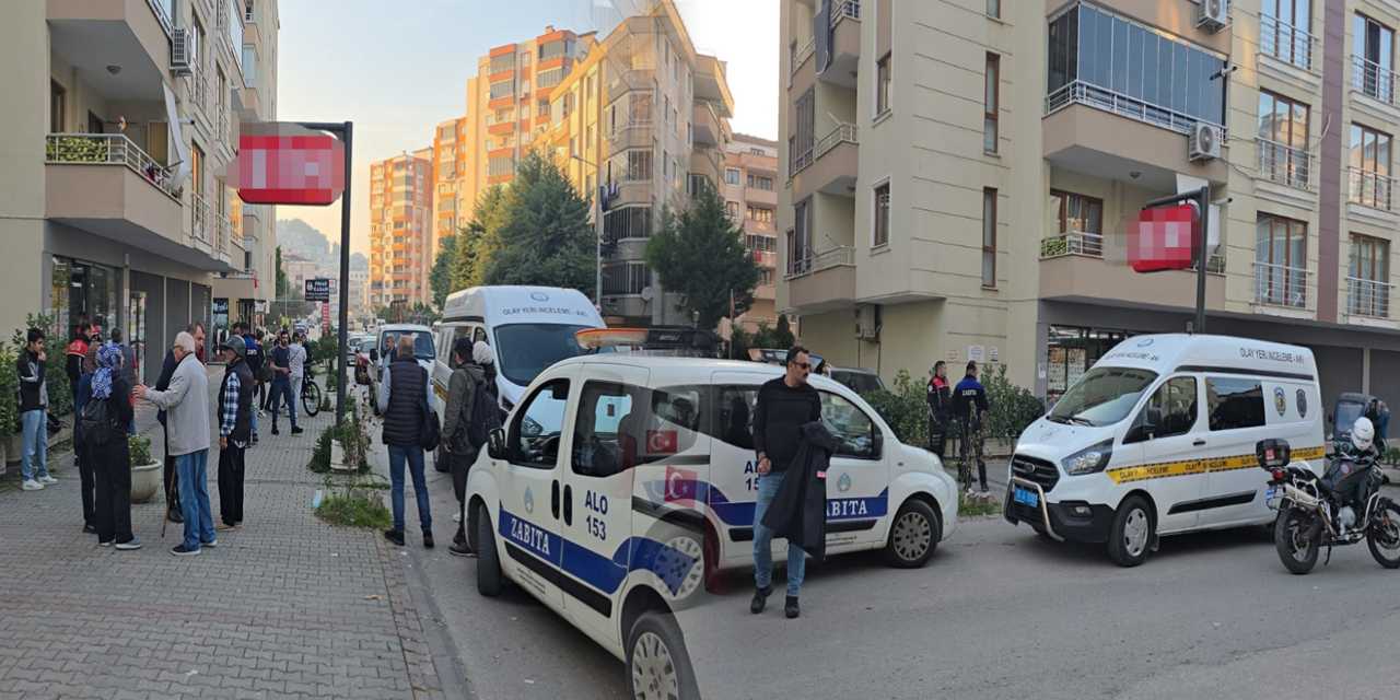 markette dehset anlari eski esine bicakla saldirdi eg4uBCbA.jpg