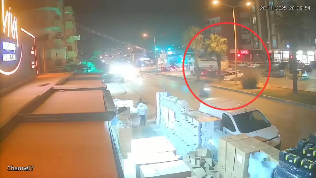 TIR’a Çarpan Otomobil Sürücüsü Yaralandı