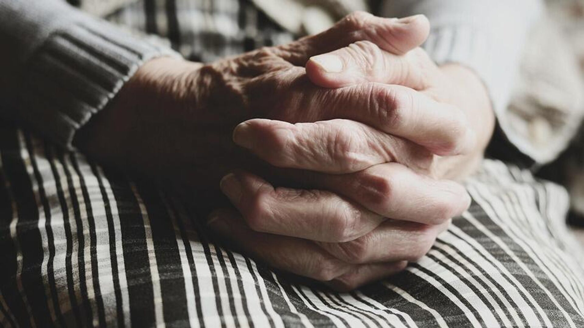 Yaşlılık dönemi için bakım sigortasının detaylarını uzmanı açıklandı