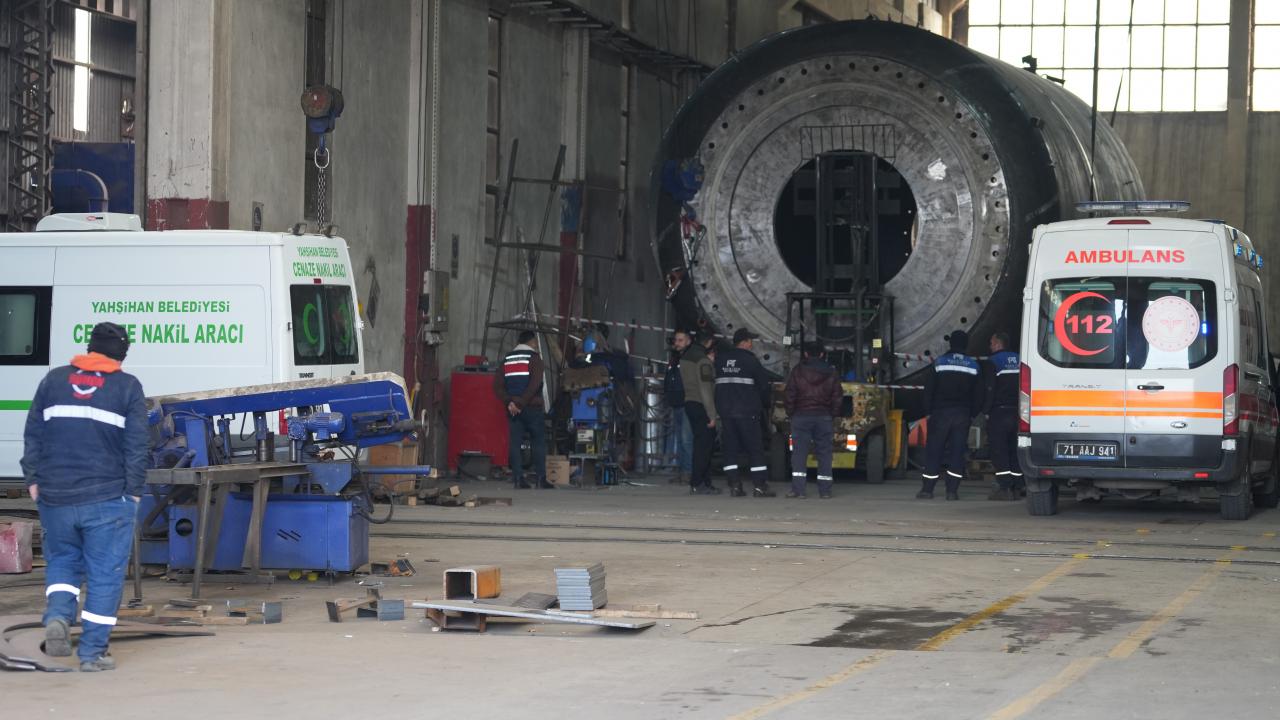 3 ton sac levhanın altında can veren 2 işçinin soruşturmasında 3 kişi gözaltında