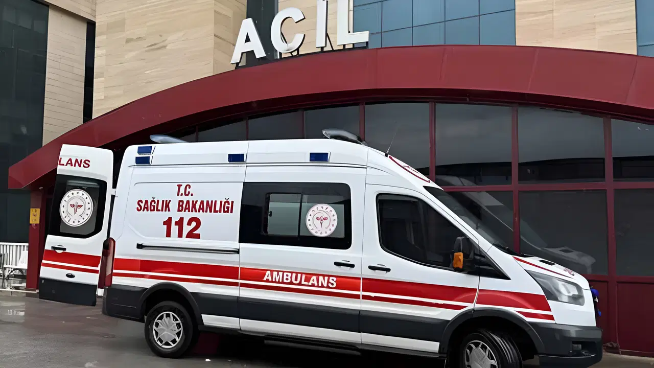 Ataşehir’deki Ortaokulda Yemek Zehirlenmesi Skandalı; 26 Öğrenci Hastaneye Kaldırıldı