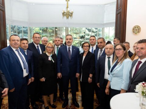 Fidan, Bulgaristan’da Türk Soydaşlarla Buluştu